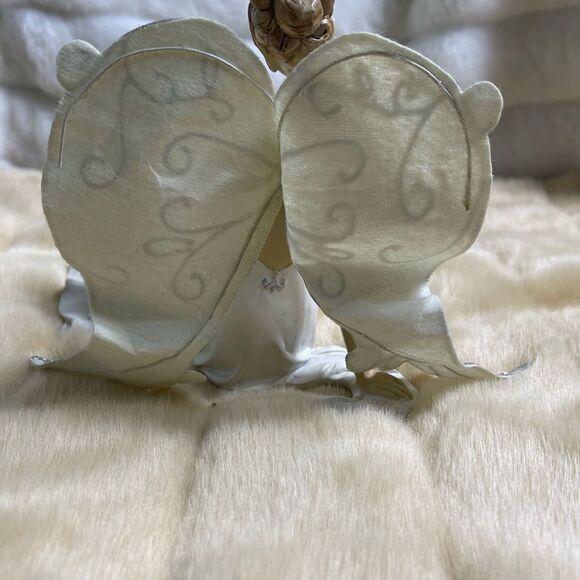 Touch of Class Angel of peace Figurine with pearly white dress &silver . - Picture 12 of 14